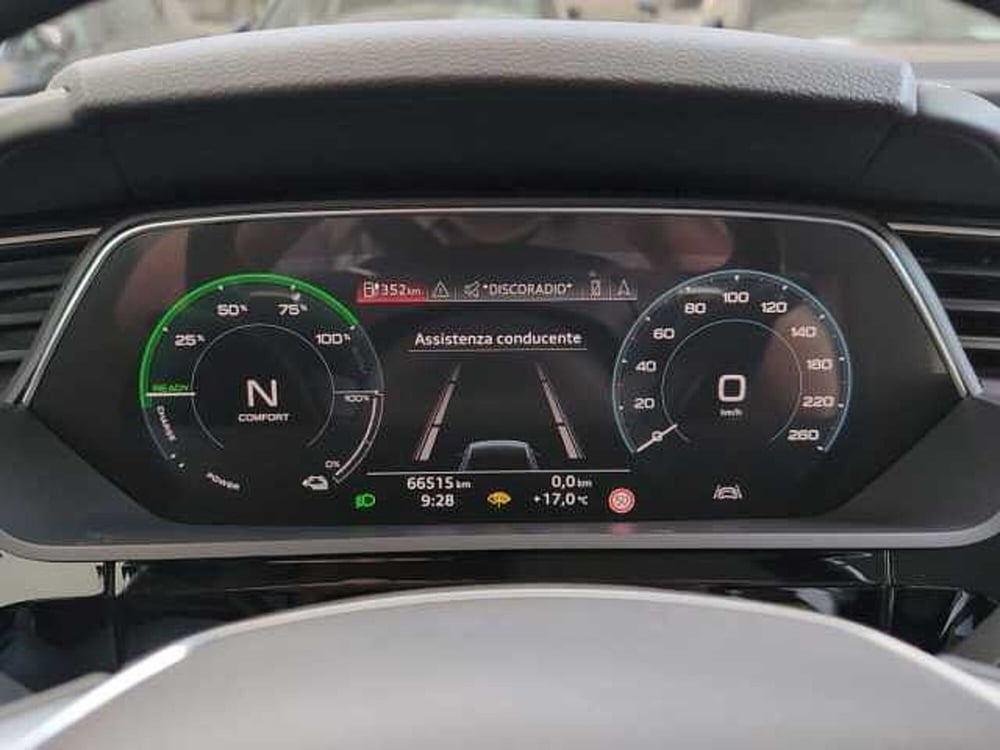 Audi e-tron usata a Varese (11)