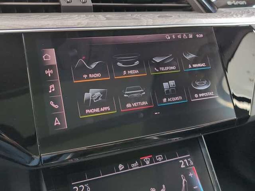 Audi e-tron usata a Varese (13)