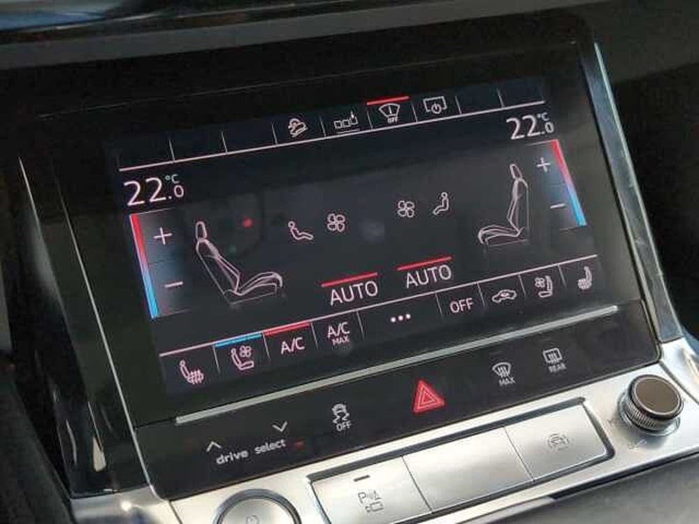 Audi e-tron usata a Varese (14)