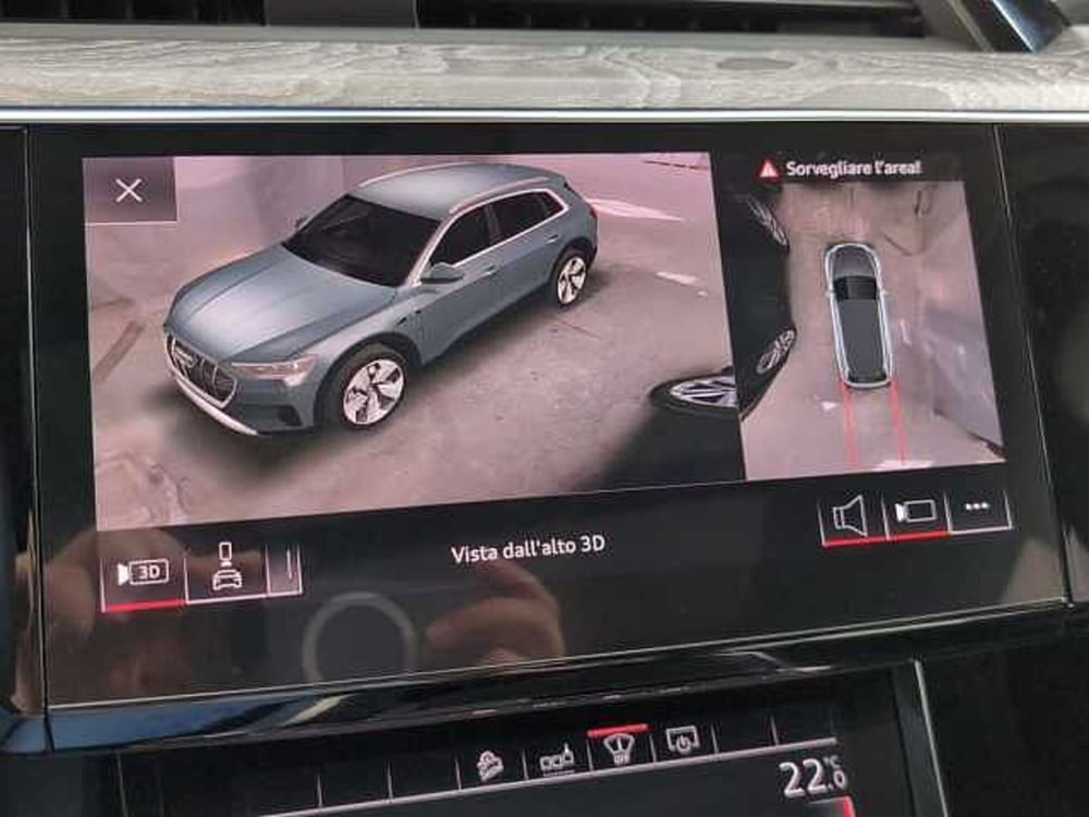 Audi e-tron usata a Varese (20)