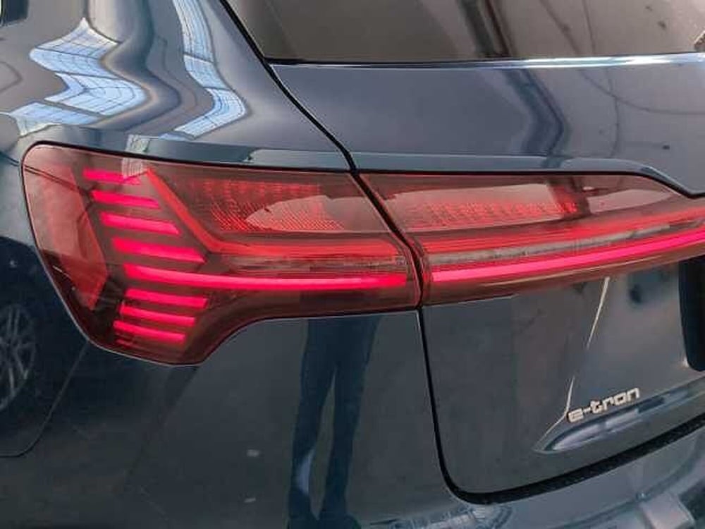 Audi e-tron usata a Varese (5)