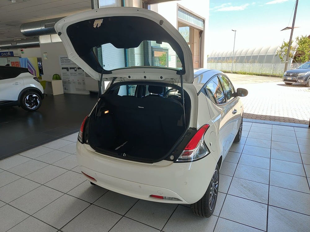 Lancia Ypsilon usata a Torino (10)