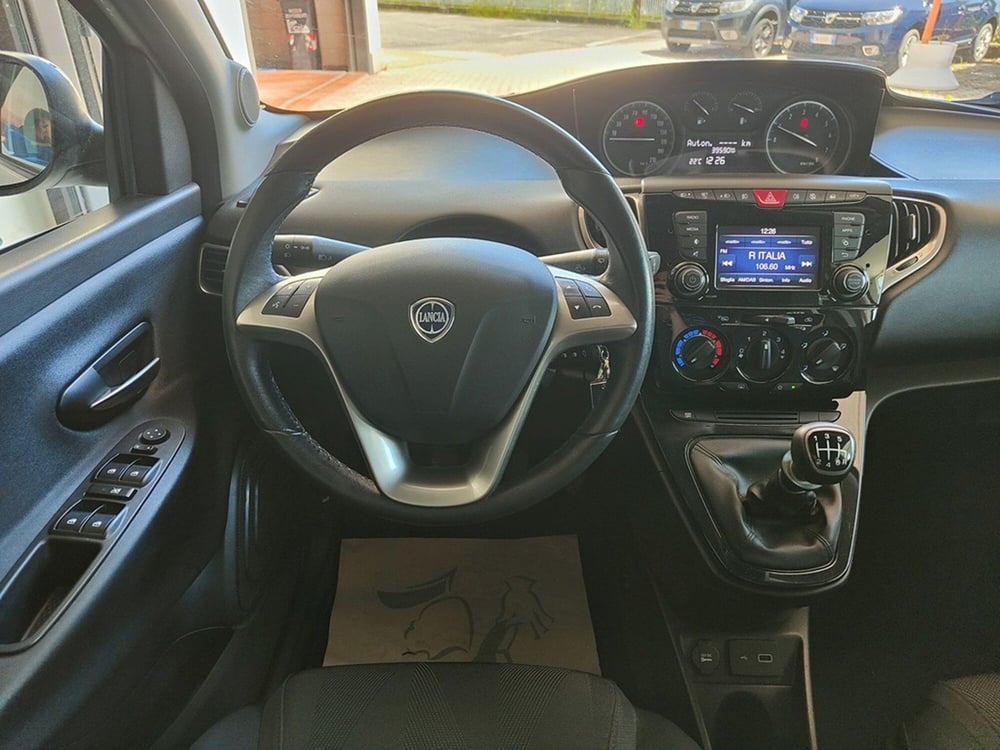 Lancia Ypsilon usata a Torino (15)