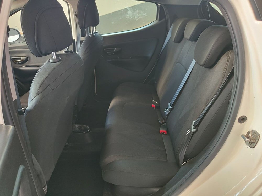 Lancia Ypsilon usata a Torino (18)
