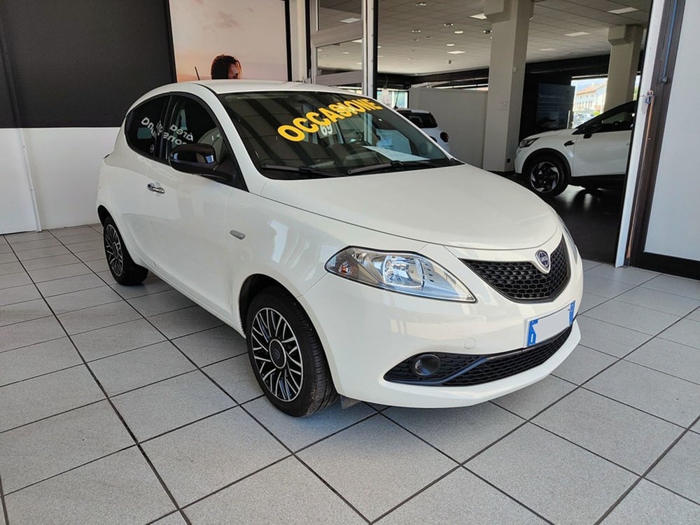 Lancia Ypsilon usata a Torino (3)