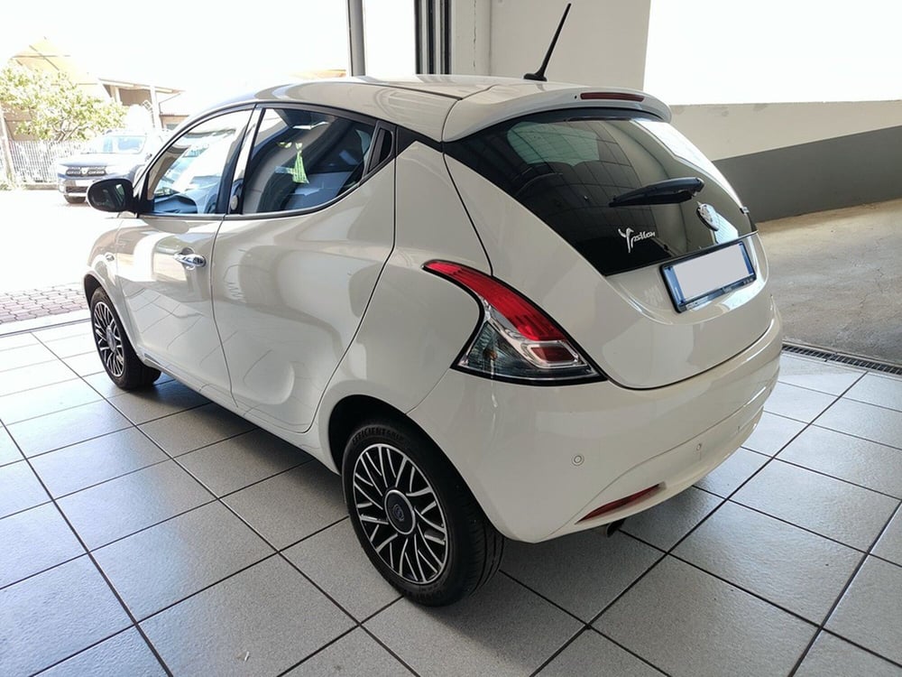 Lancia Ypsilon usata a Torino (7)