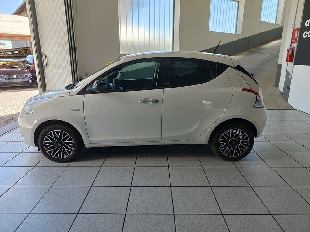 Lancia Ypsilon usata a Torino (8)