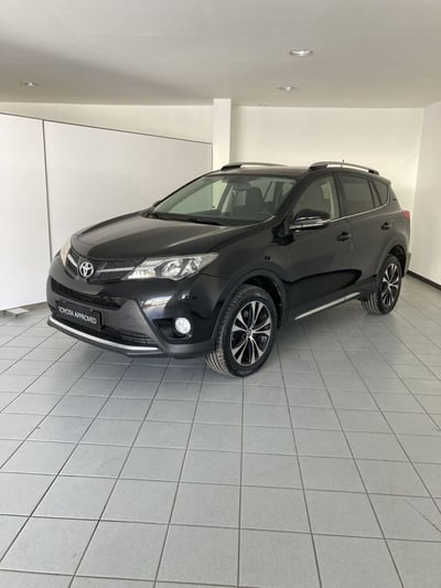 Toyota Rav4 D-4D 2WD Active del 2014 usata a Barletta