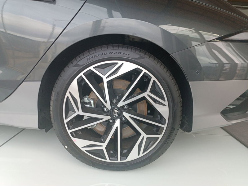 Hyundai Ioniq 5 nuova a Latina (10)