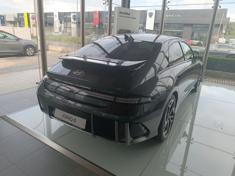 Hyundai Ioniq 5 nuova a Latina (2)