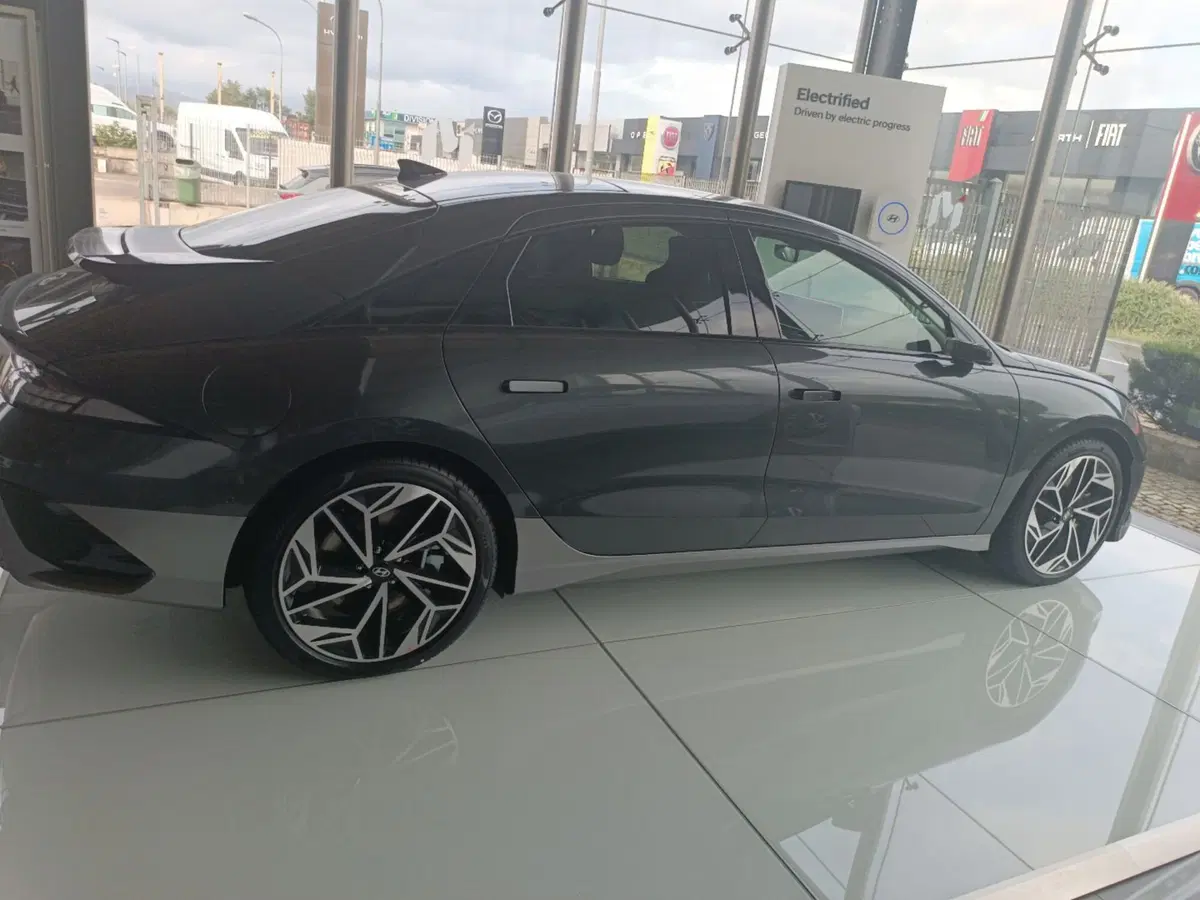 Hyundai Ioniq 5 nuova a Latina (5)