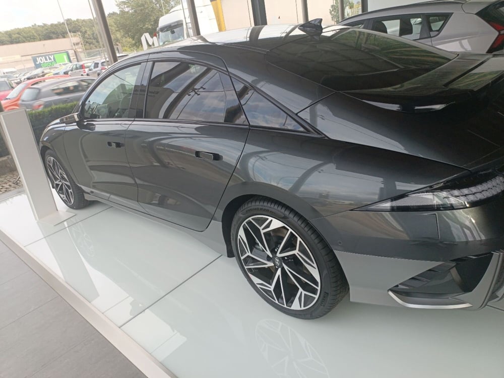 Hyundai Ioniq 5 nuova a Latina (6)