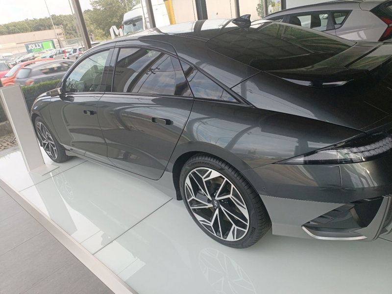 Hyundai Ioniq 5 nuova a Latina (6)
