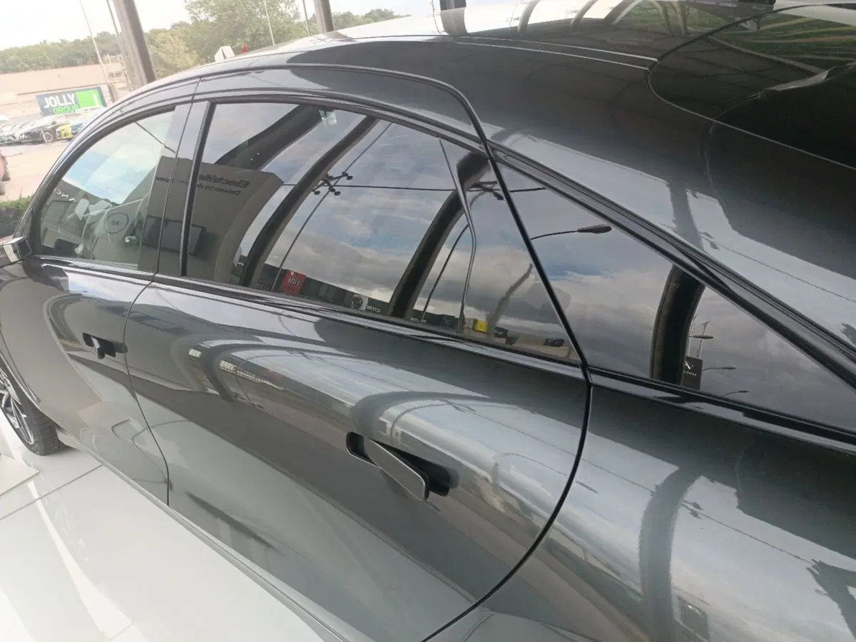 Hyundai Ioniq 5 nuova a Latina (9)