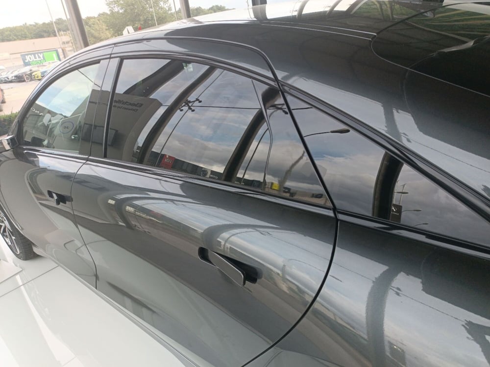 Hyundai Ioniq 5 nuova a Latina (9)