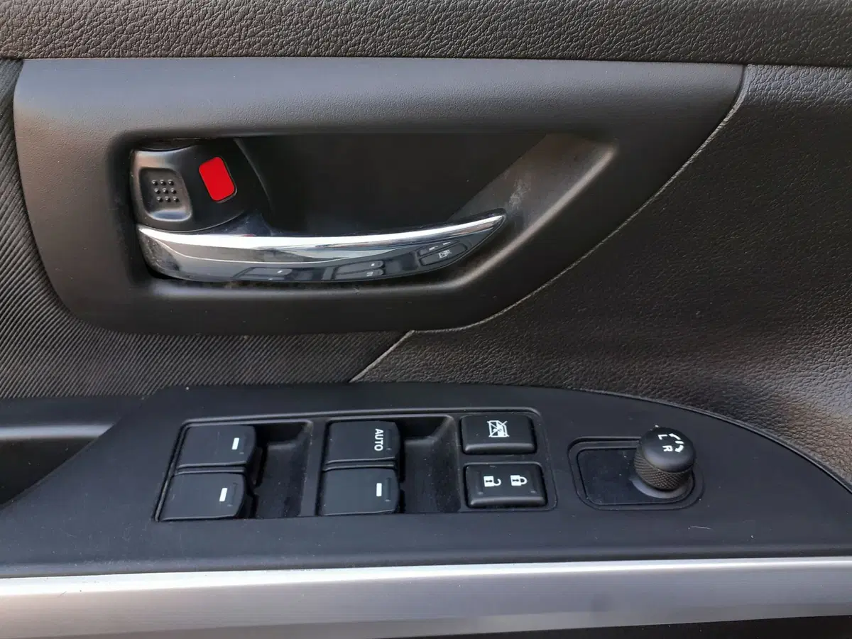 Suzuki S-Cross usata a Modena (11)