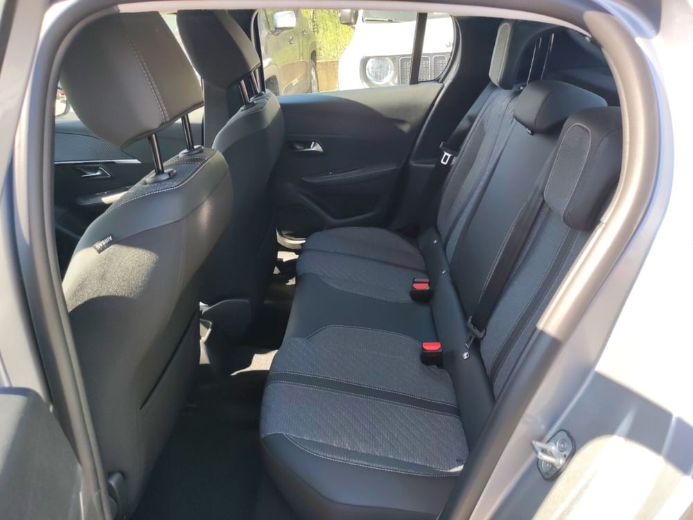 Peugeot 208 nuova a Latina (10)