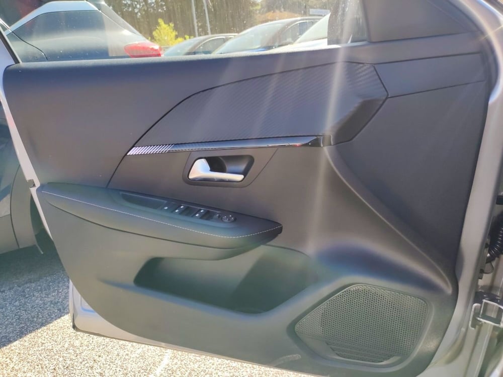 Peugeot 208 nuova a Latina (17)
