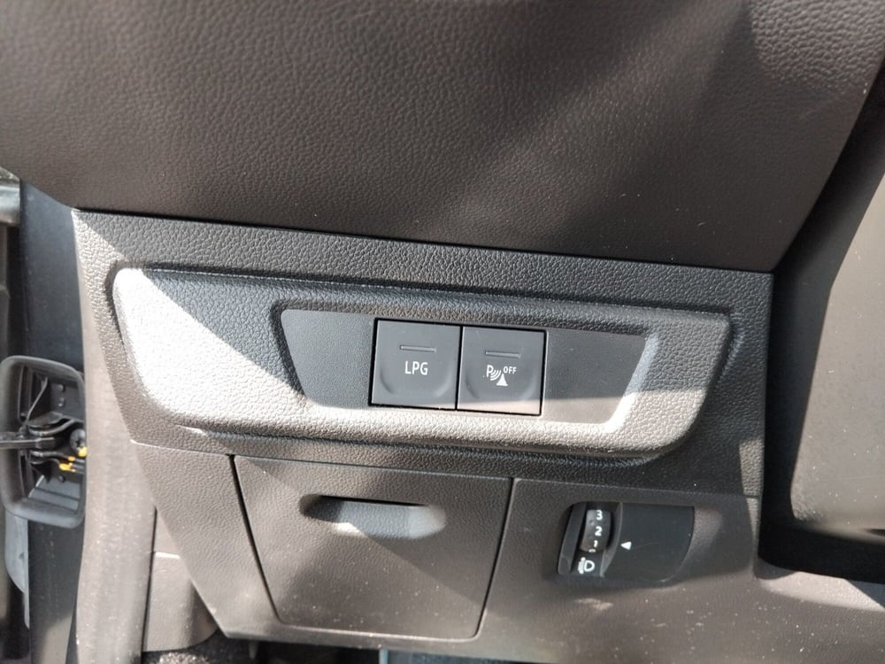 Dacia Sandero usata a Latina (14)