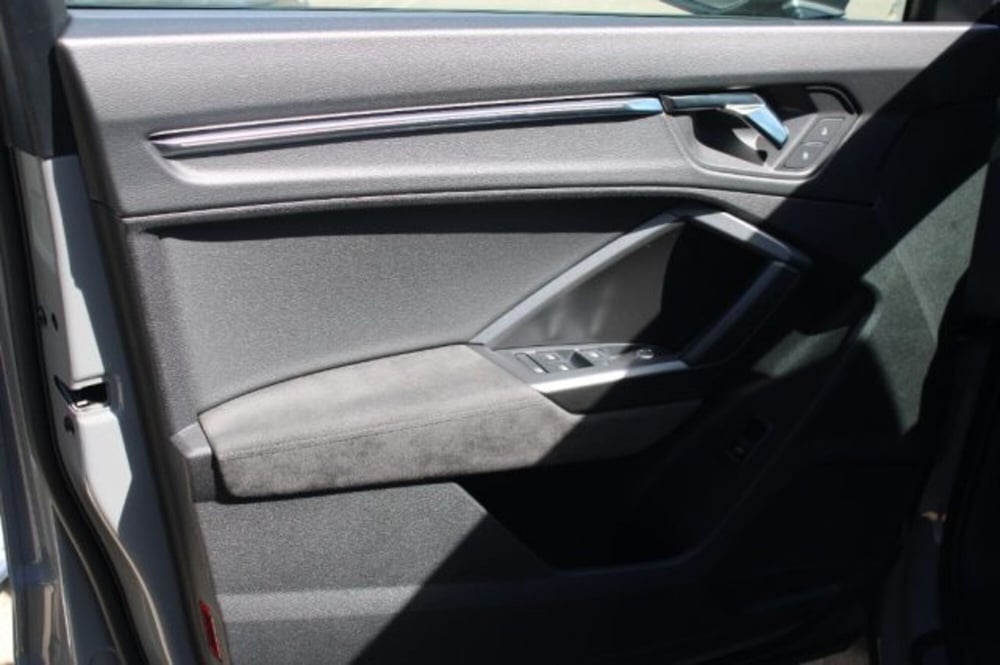 Audi RS Q3 Sportback usata a Lecce (9)