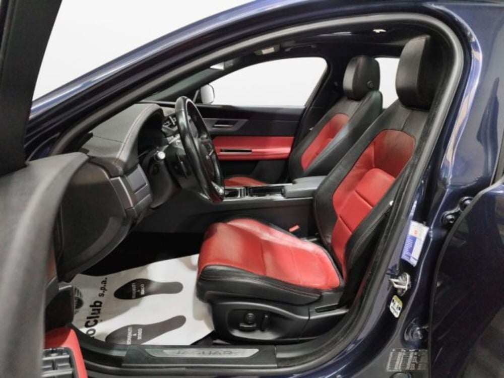 Jaguar XF usata a Modena (11)