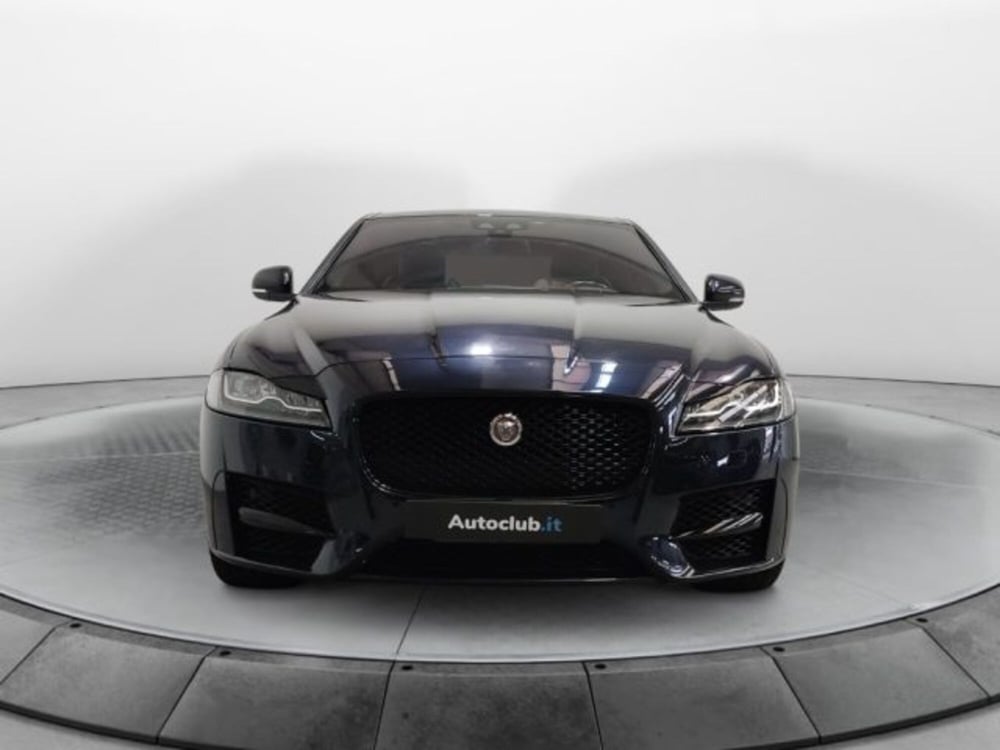 Jaguar XF usata a Modena (17)