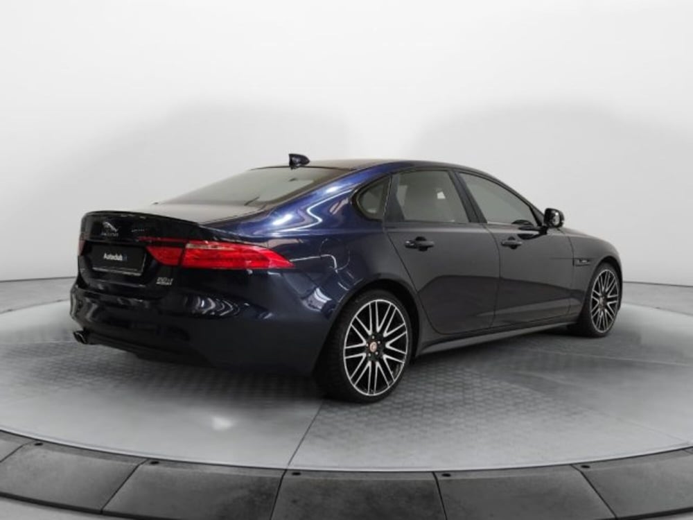 Jaguar XF usata a Modena (2)