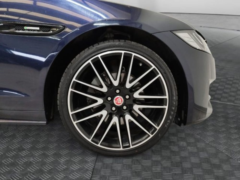 Jaguar XF usata a Modena (5)