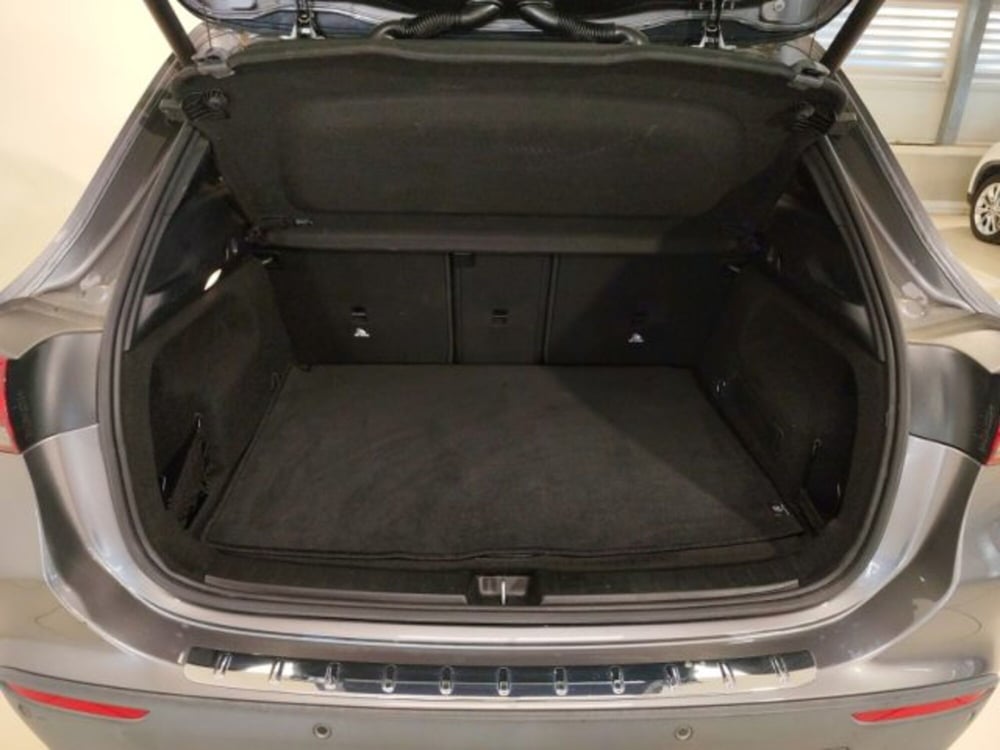 Mercedes-Benz GLA SUV usata a Modena (13)