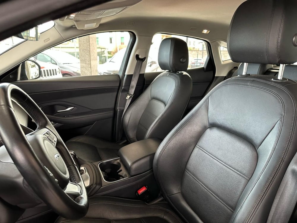 Jaguar E-Pace usata a Brescia (9)