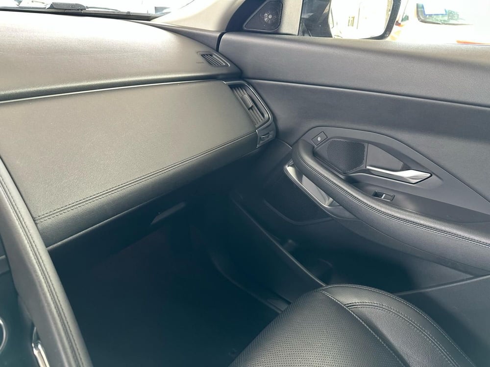 Jaguar E-Pace usata a Brescia (15)