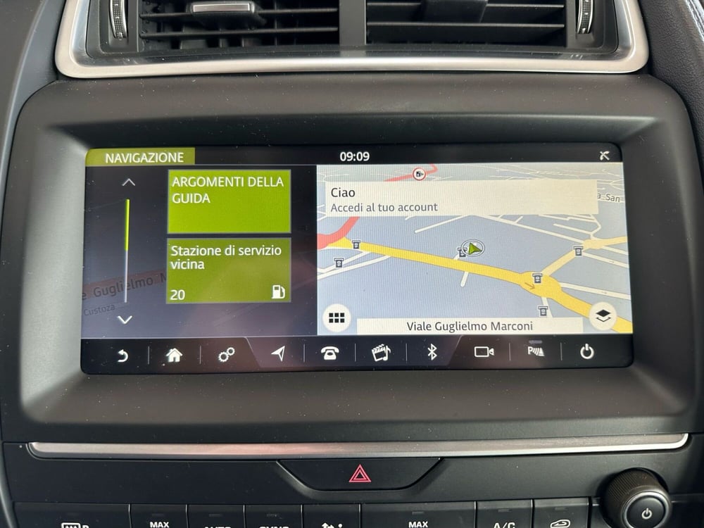 Jaguar E-Pace usata a Brescia (16)