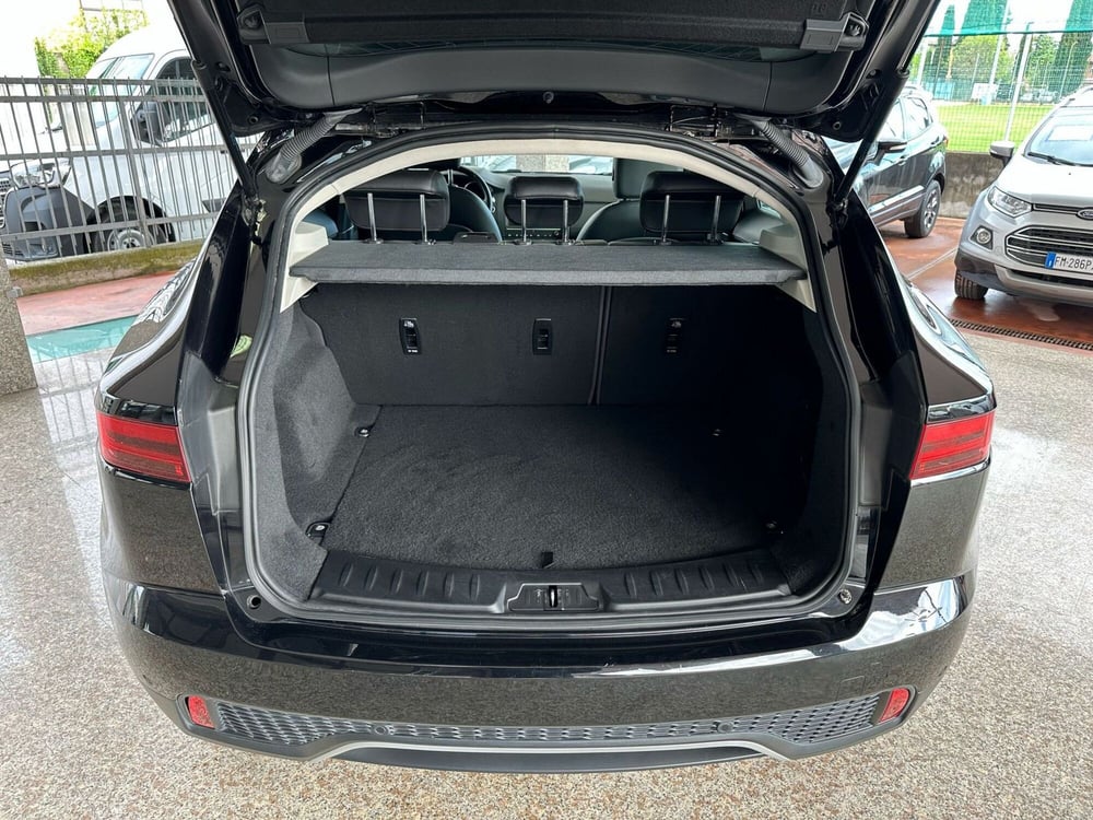 Jaguar E-Pace usata a Brescia (5)