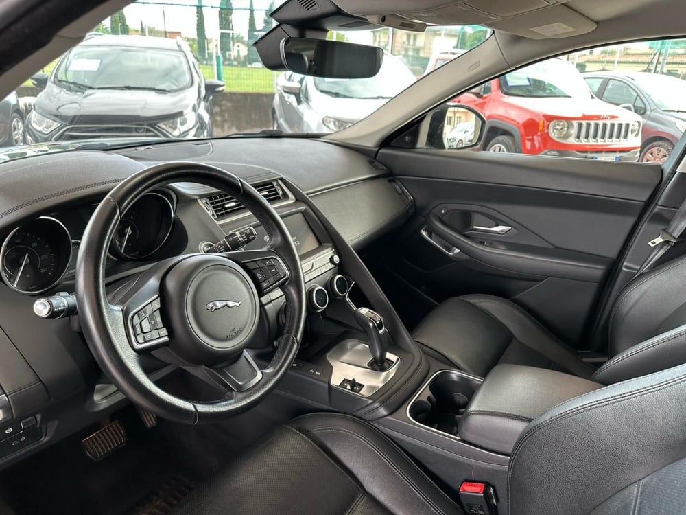 Jaguar E-Pace usata a Brescia (8)