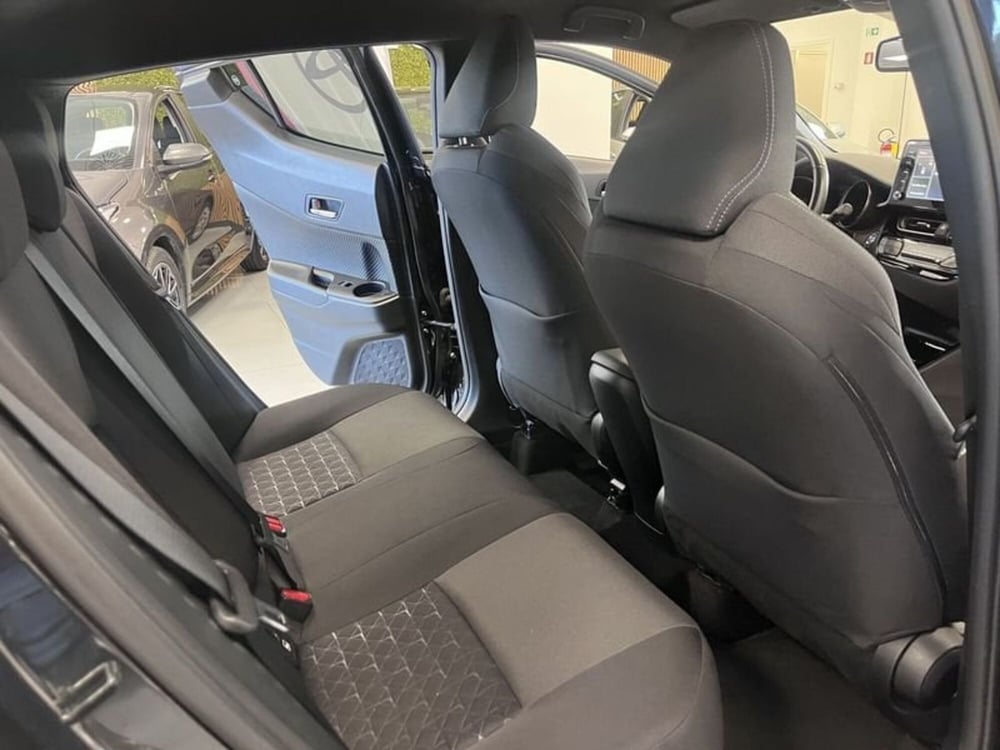 Toyota Toyota C-HR usata a Prato (10)