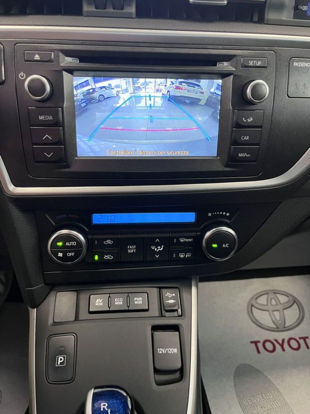 Toyota Auris usata a Prato (13)