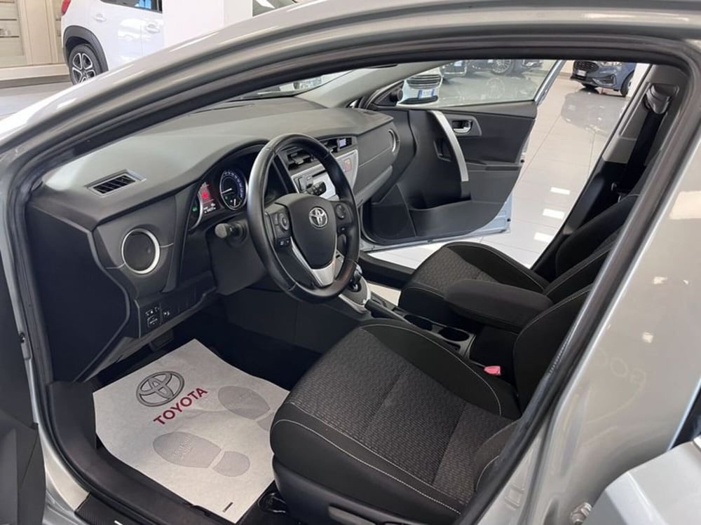 Toyota Auris usata a Prato (7)