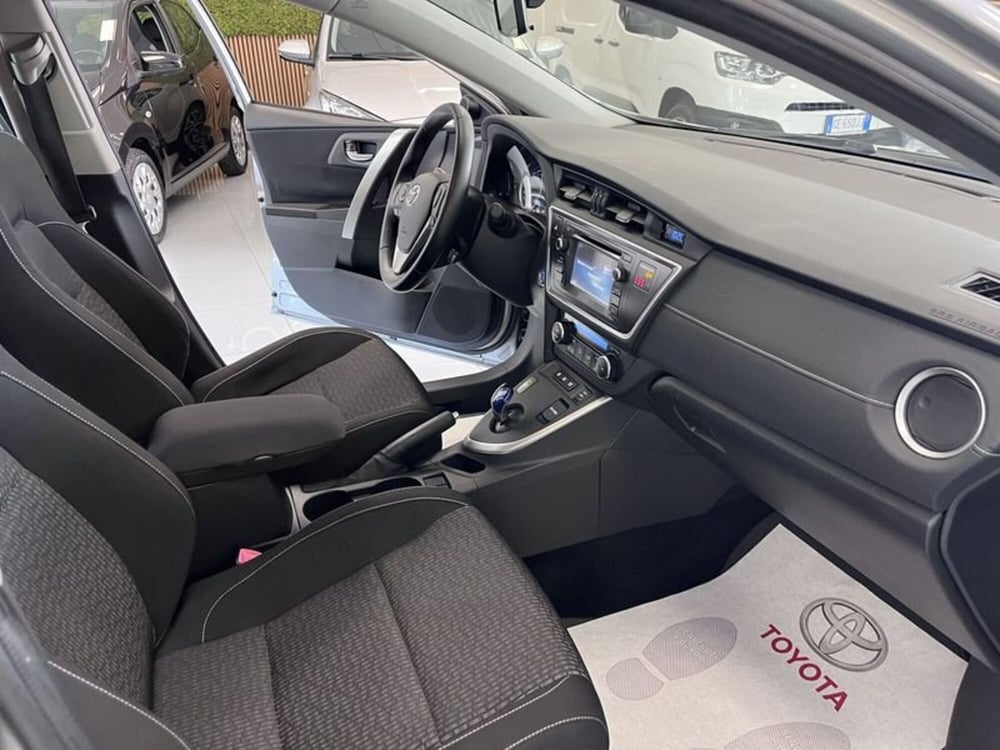 Toyota Auris usata a Prato (8)
