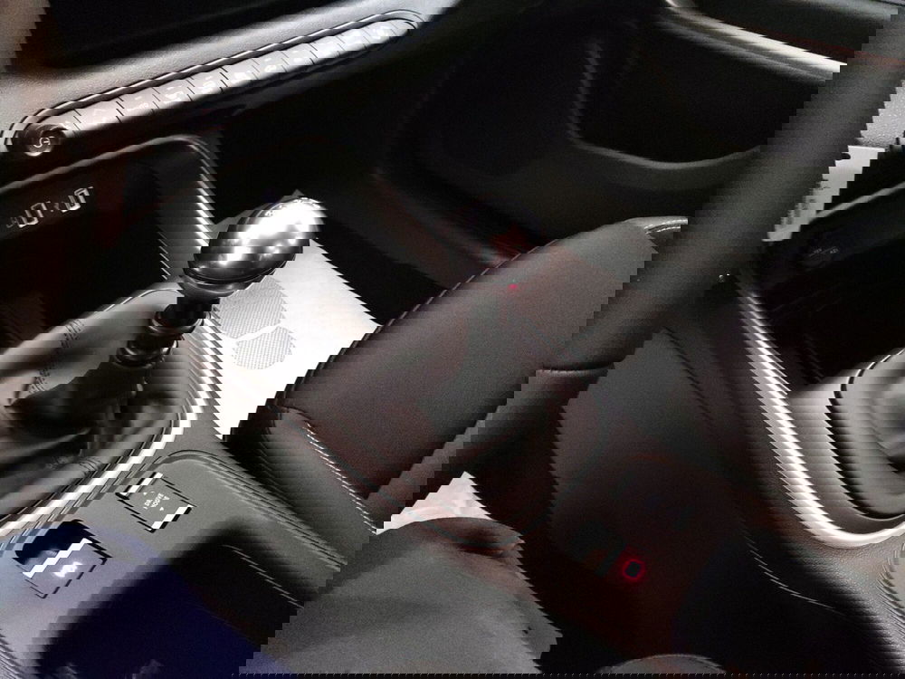 Jeep Avenger nuova a Monza e Brianza (15)