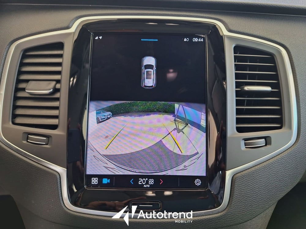 Volvo XC90 usata a Bari (14)