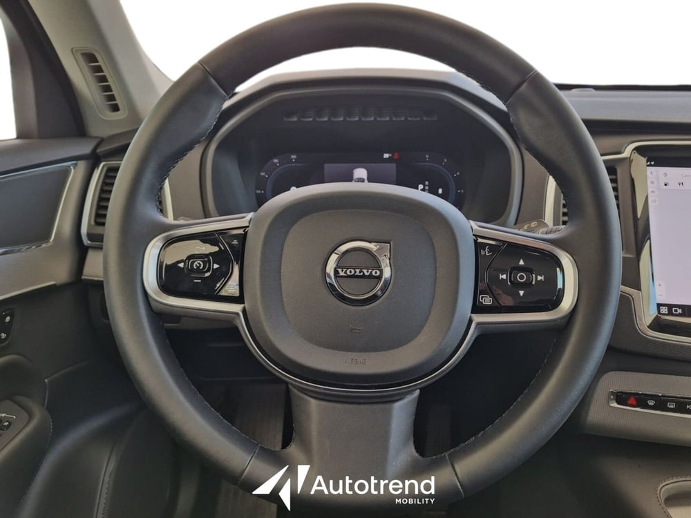 Volvo XC90 usata a Bari (9)