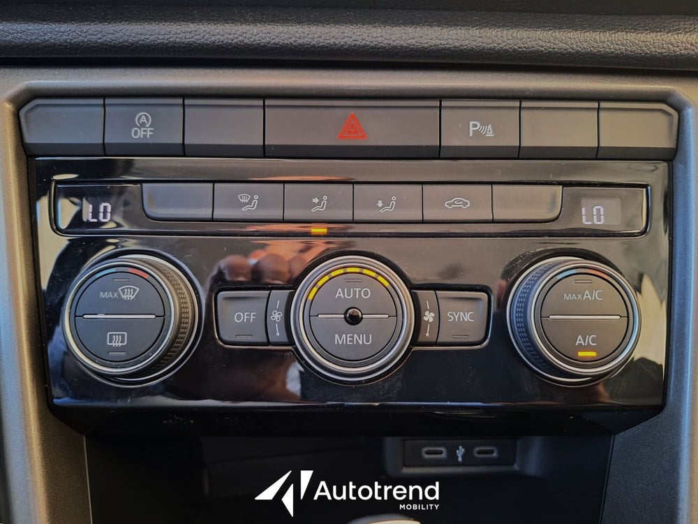 Volkswagen T-Roc usata a Bari (13)