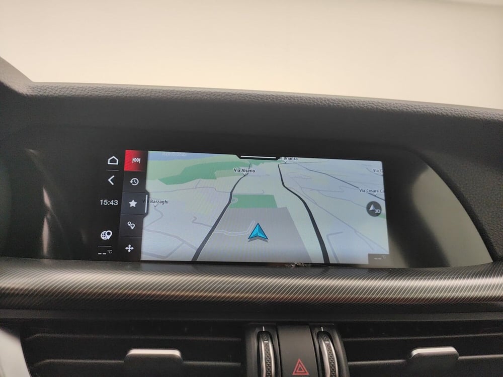 Alfa Romeo Stelvio nuova a Como (10)