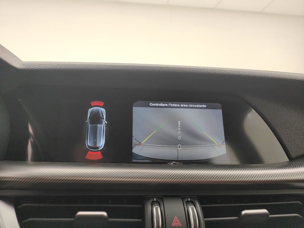 Alfa Romeo Stelvio nuova a Como (11)