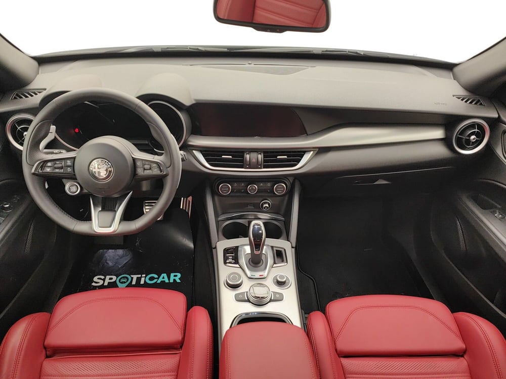 Alfa Romeo Stelvio nuova a Como (14)