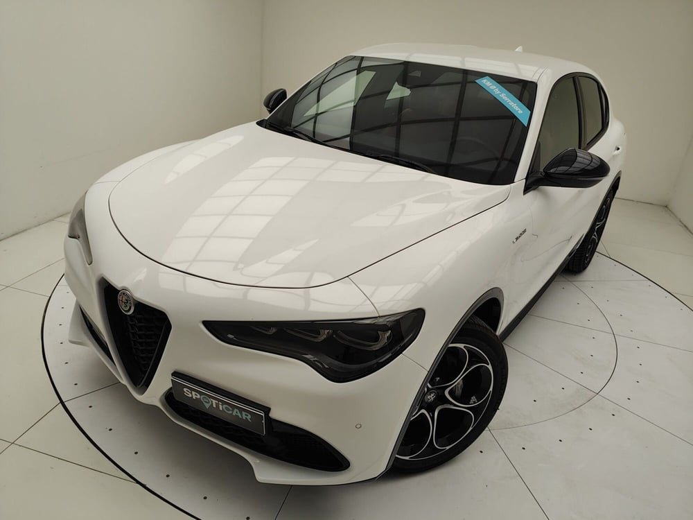 Alfa Romeo Stelvio nuova a Como (15)