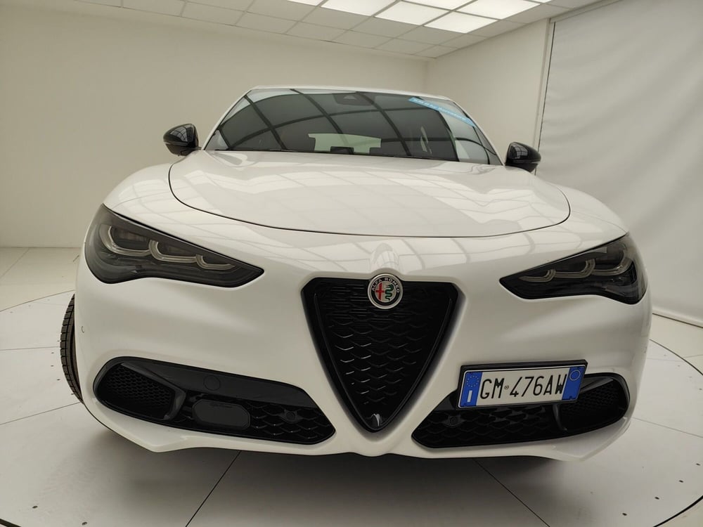 Alfa Romeo Stelvio nuova a Como (2)