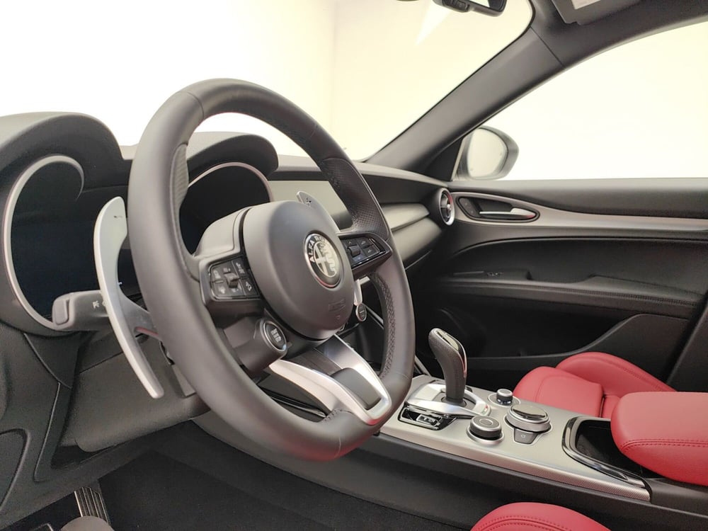 Alfa Romeo Stelvio nuova a Como (8)