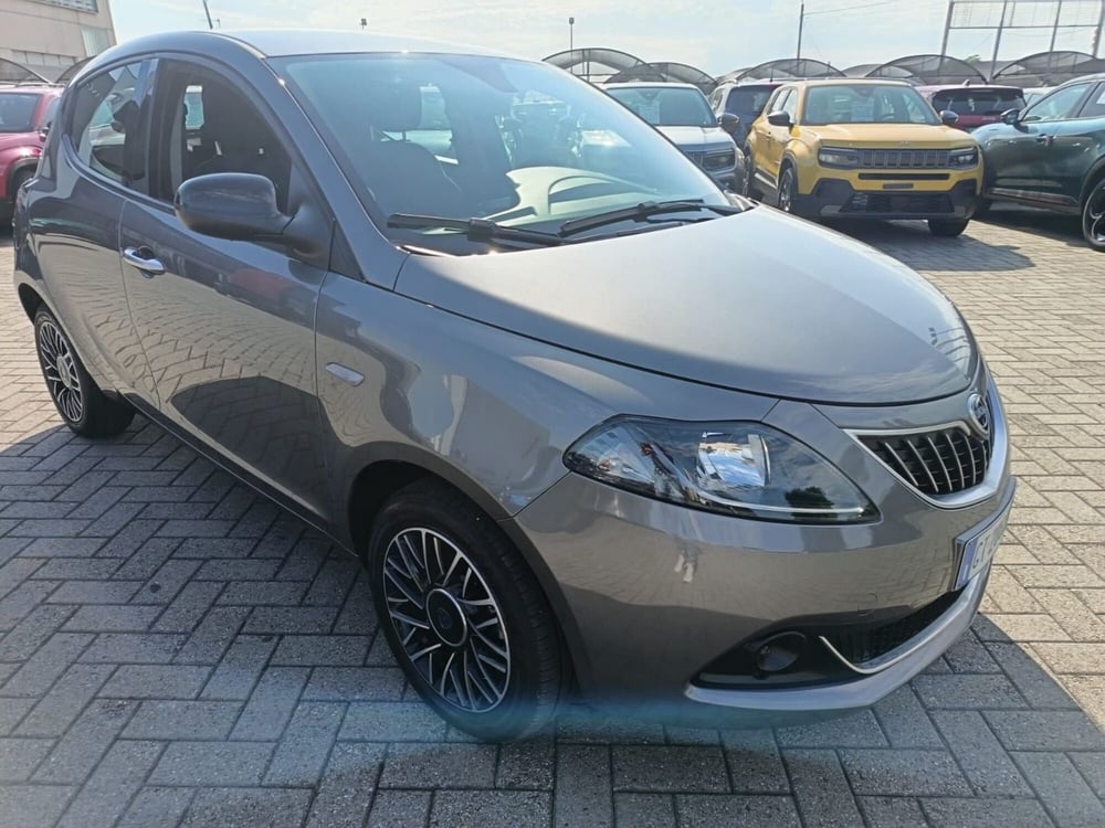 Lancia Ypsilon usata a Alessandria (3)