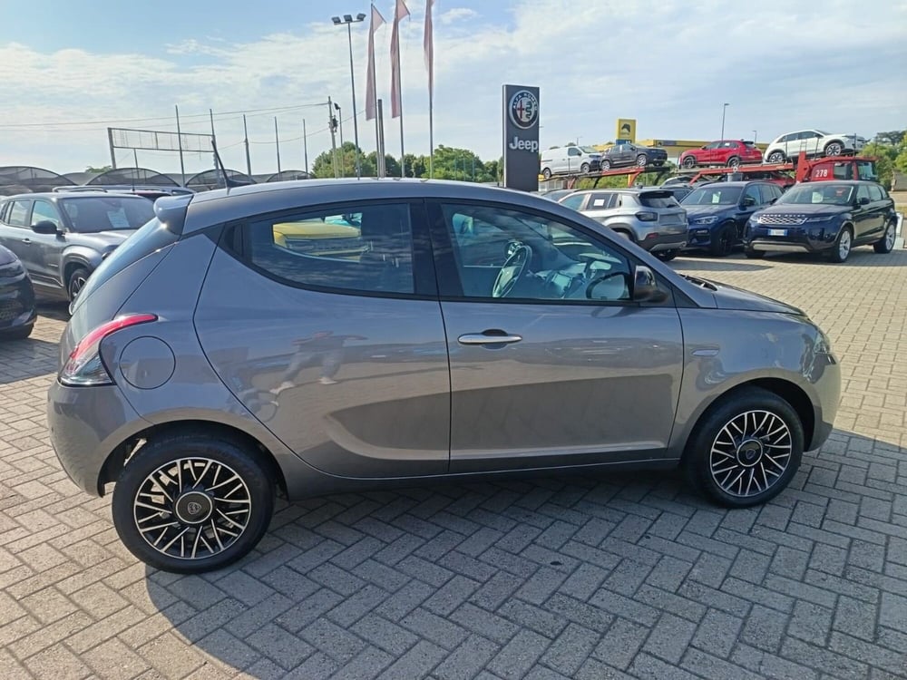 Lancia Ypsilon usata a Alessandria (4)